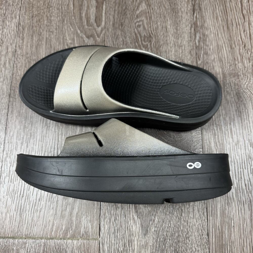 OOFOS OOmega OOahh Luxe Platform Recovery Slides Sandals Metallic Womens 9 - Picture 9 of 16